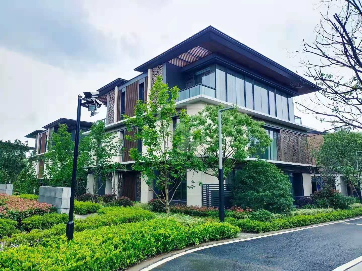 40年商業(yè)別墅 不限購不限貸 稀缺純雙拼別墅