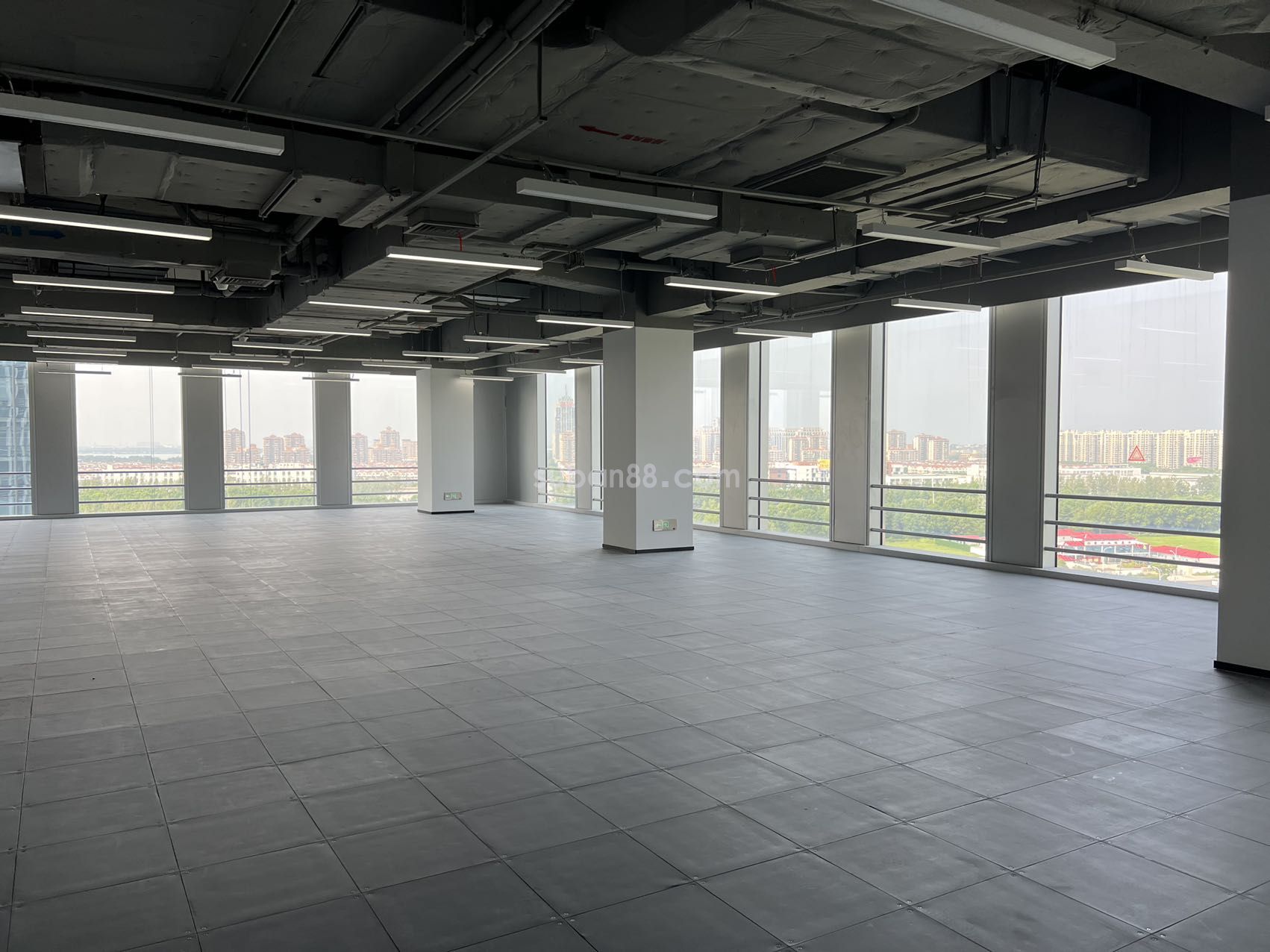 蘇州園區(qū)站 理想創(chuàng)新大廈402平 雙面采光